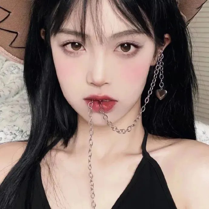 资本家小姐重生掏空家产去寻夫